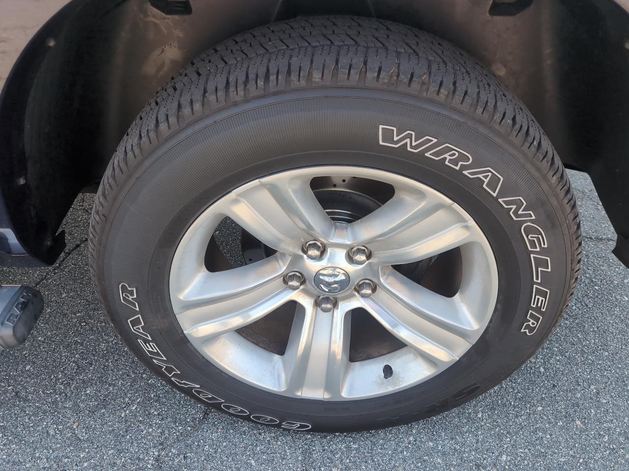 RAM 1500 4WD Crew Cab 149" Limited 2015