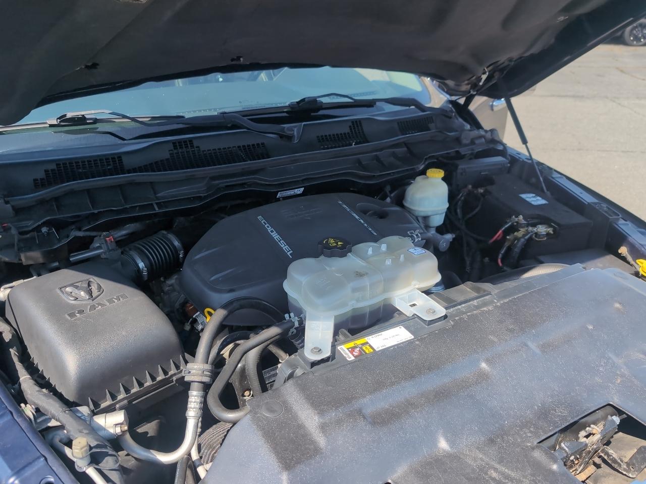 RAM 1500 4WD Crew Cab 149" Limited 2015