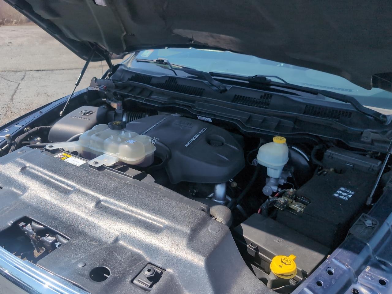 RAM 1500 4WD Crew Cab 149" Limited 2015