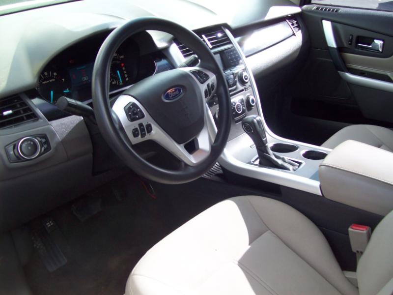 Ford Edge SE FWD 2012