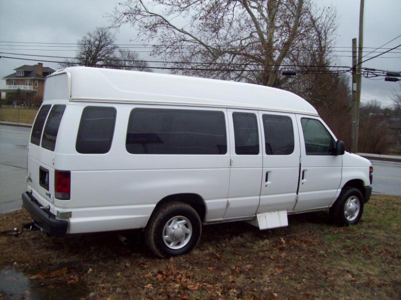 Ford Econoline E-250 Extended 2009