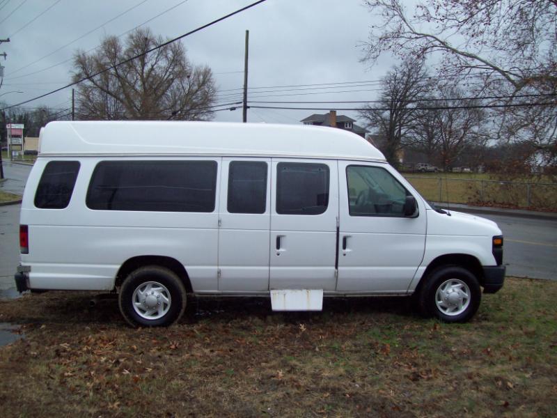 Ford Econoline E-250 Extended 2009
