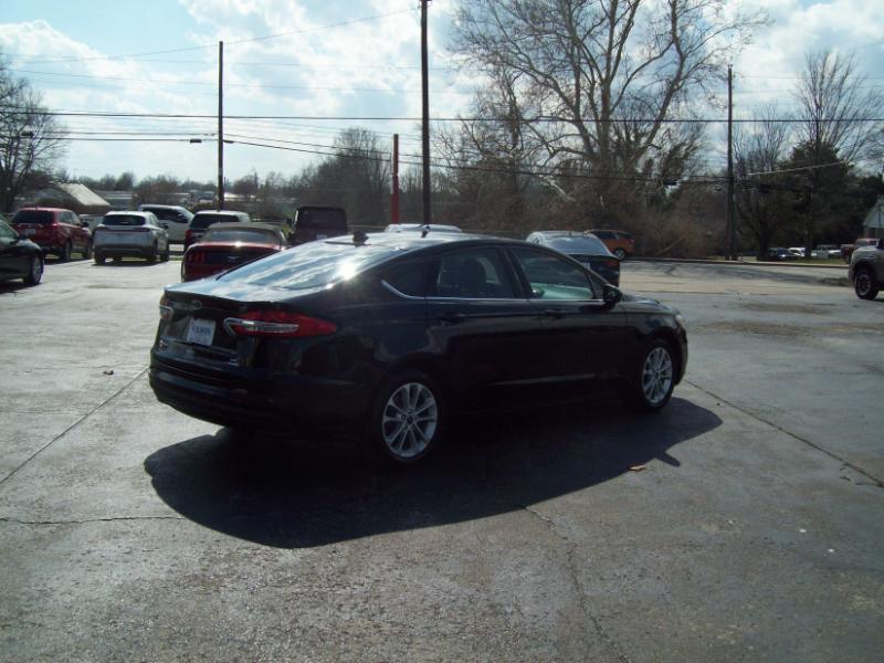 Ford Fusion Hybrid SE 2020