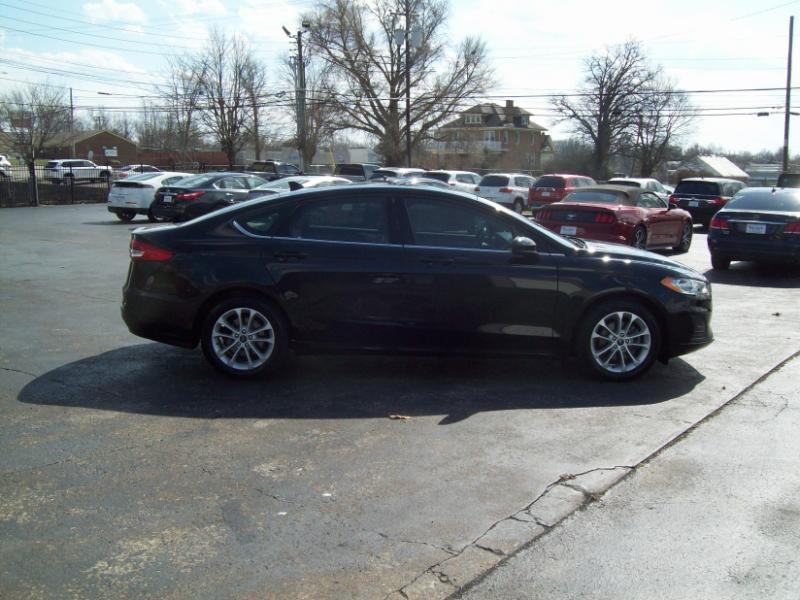 Ford Fusion Hybrid SE 2020