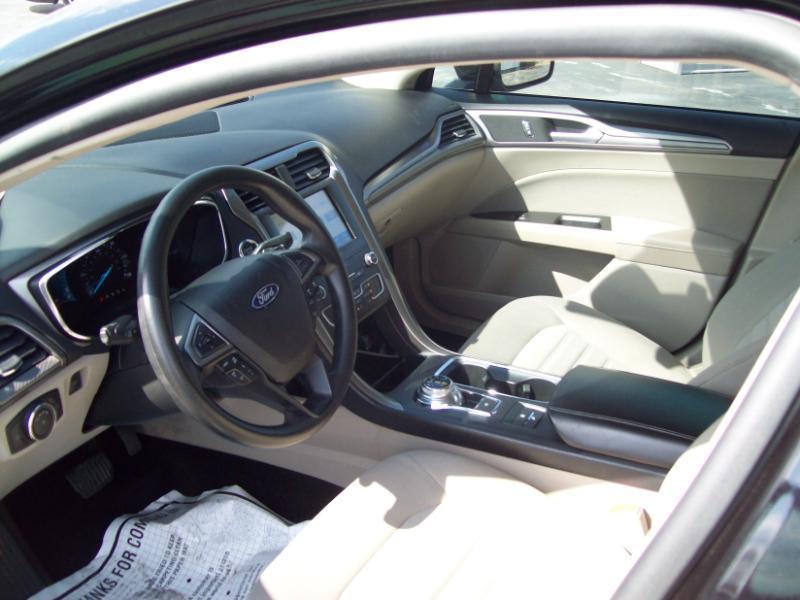 Ford Fusion Hybrid SE 2020