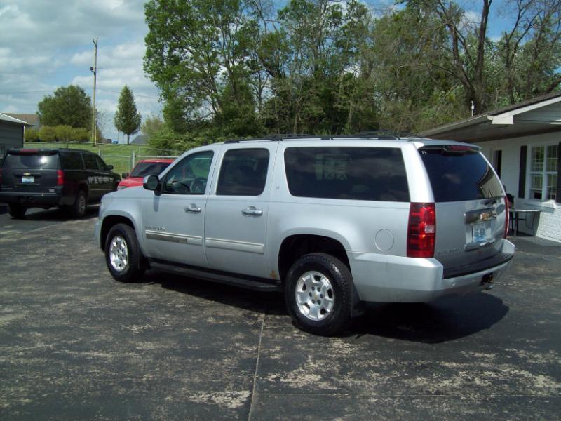 Chevrolet Suburban LT 1500 4WD 2012