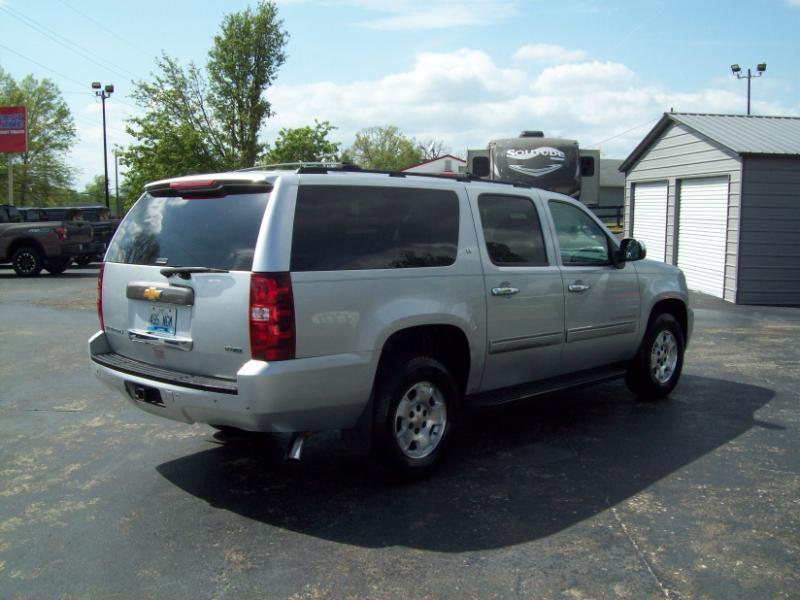 Chevrolet Suburban LT 1500 4WD 2012