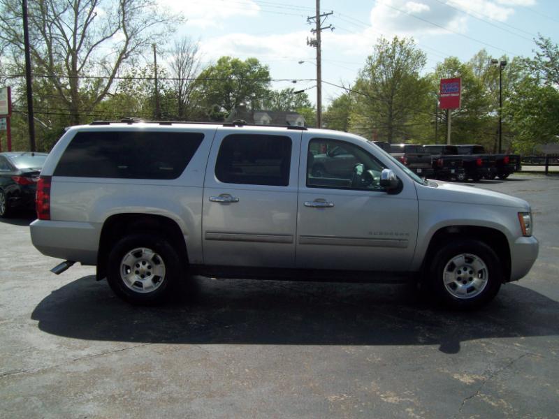 Chevrolet Suburban LT 1500 4WD 2012