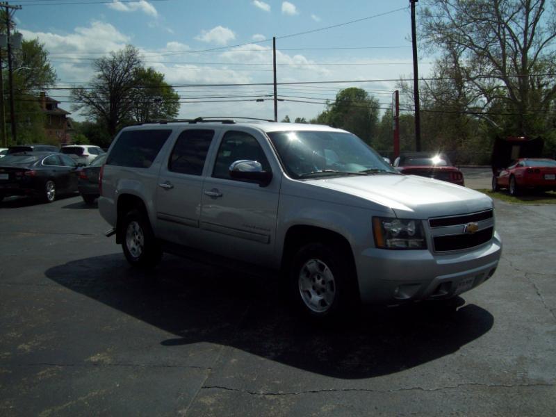 Chevrolet Suburban LT 1500 4WD 2012