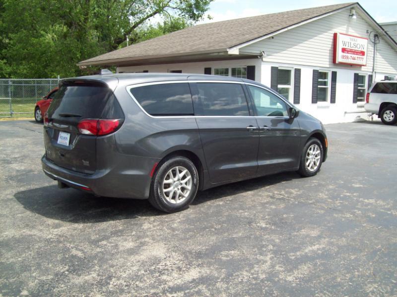 Chrysler Pacifica Touring Plus 2020