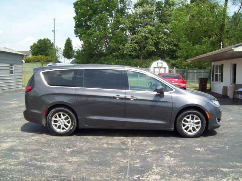 Chrysler Pacifica Touring Plus 2020
