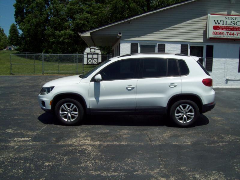 Volkswagen Tiguan S 2017