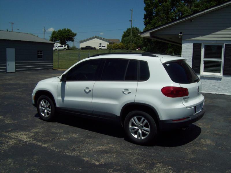 Volkswagen Tiguan S 2017