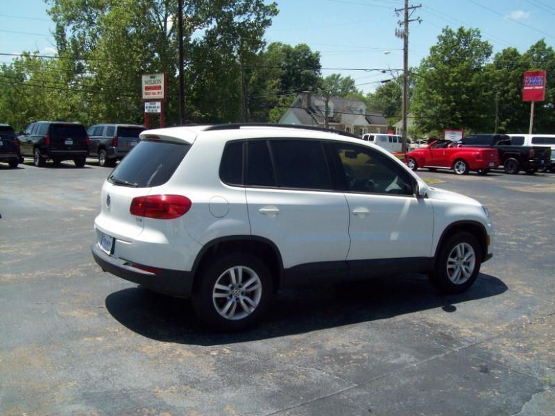 Volkswagen Tiguan S 2017