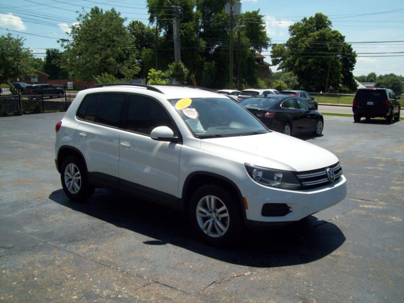 Volkswagen Tiguan S 2017