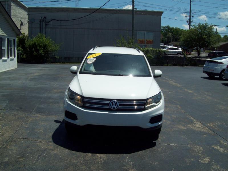 Volkswagen Tiguan S 2017