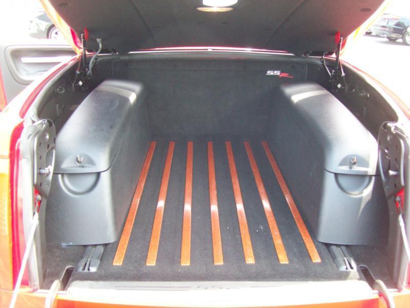 Chevrolet SSR Base 2004