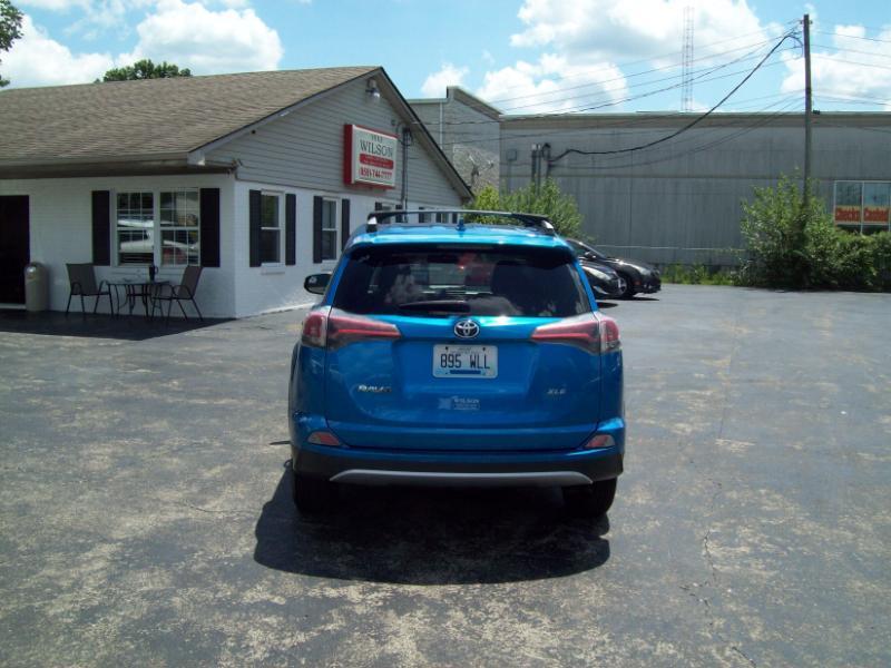 Toyota RAV4 XLE FWD 2016