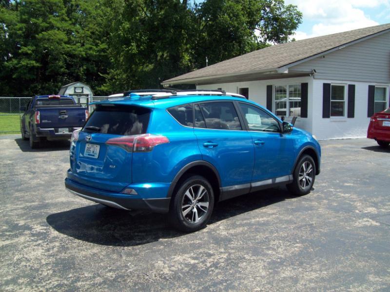 Toyota RAV4 XLE FWD 2016
