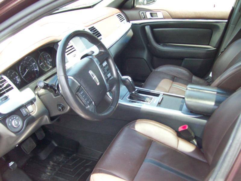 Lincoln MKS 3.5L with EcoBoost AWD 2011