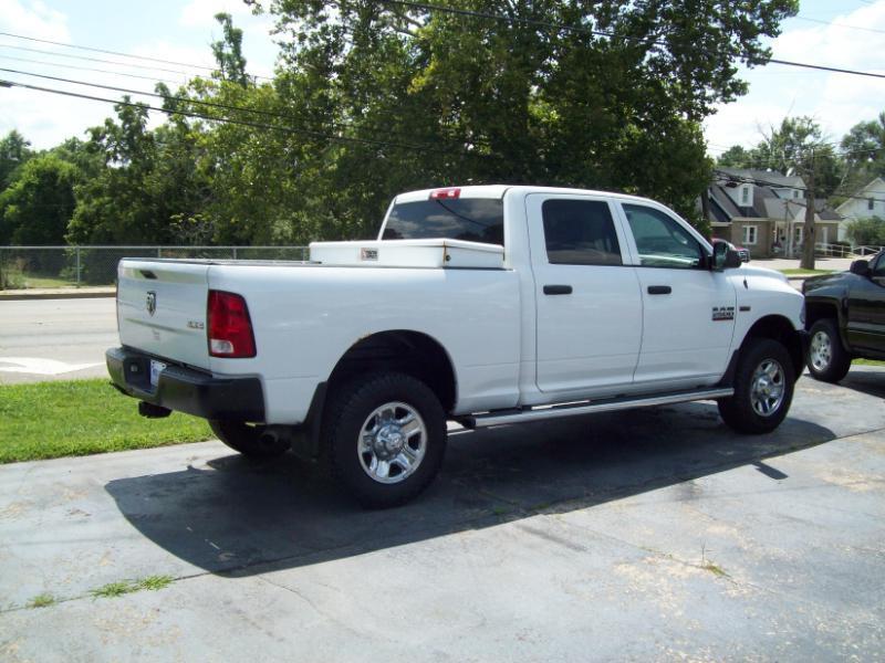 RAM 2500 Tradesman Crew Cab SWB 4WD 2016
