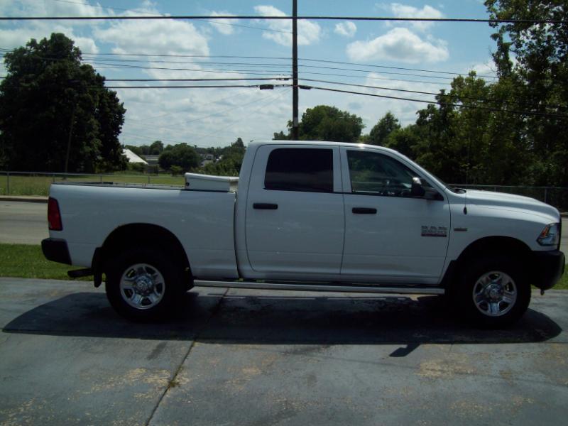 RAM 2500 Tradesman Crew Cab SWB 4WD 2016