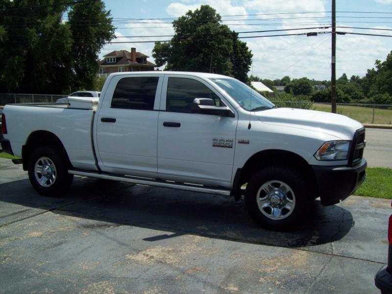 RAM 2500 Tradesman Crew Cab SWB 4WD 2016