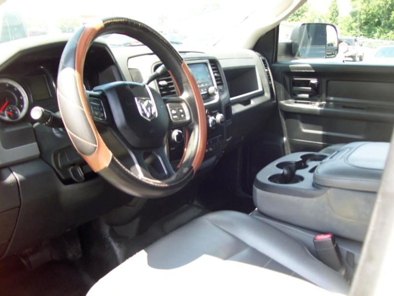 RAM 2500 Tradesman Crew Cab SWB 4WD 2016