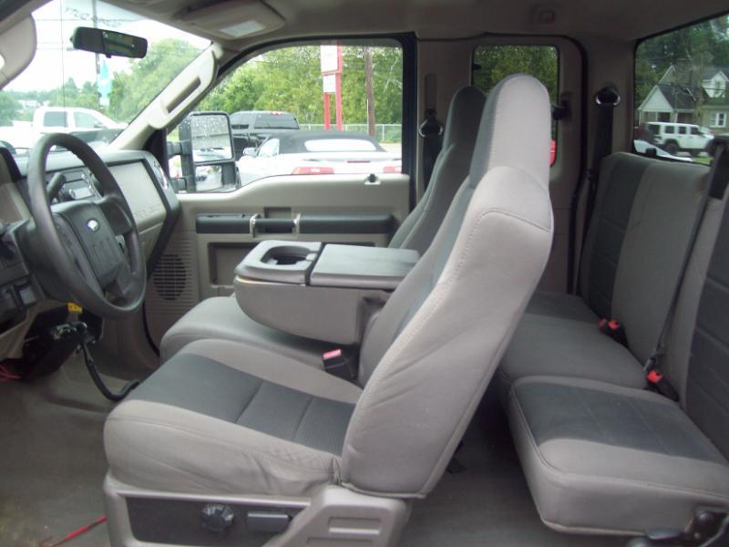 Ford F-250 SD XL SuperCab Long Bed 4WD 2010
