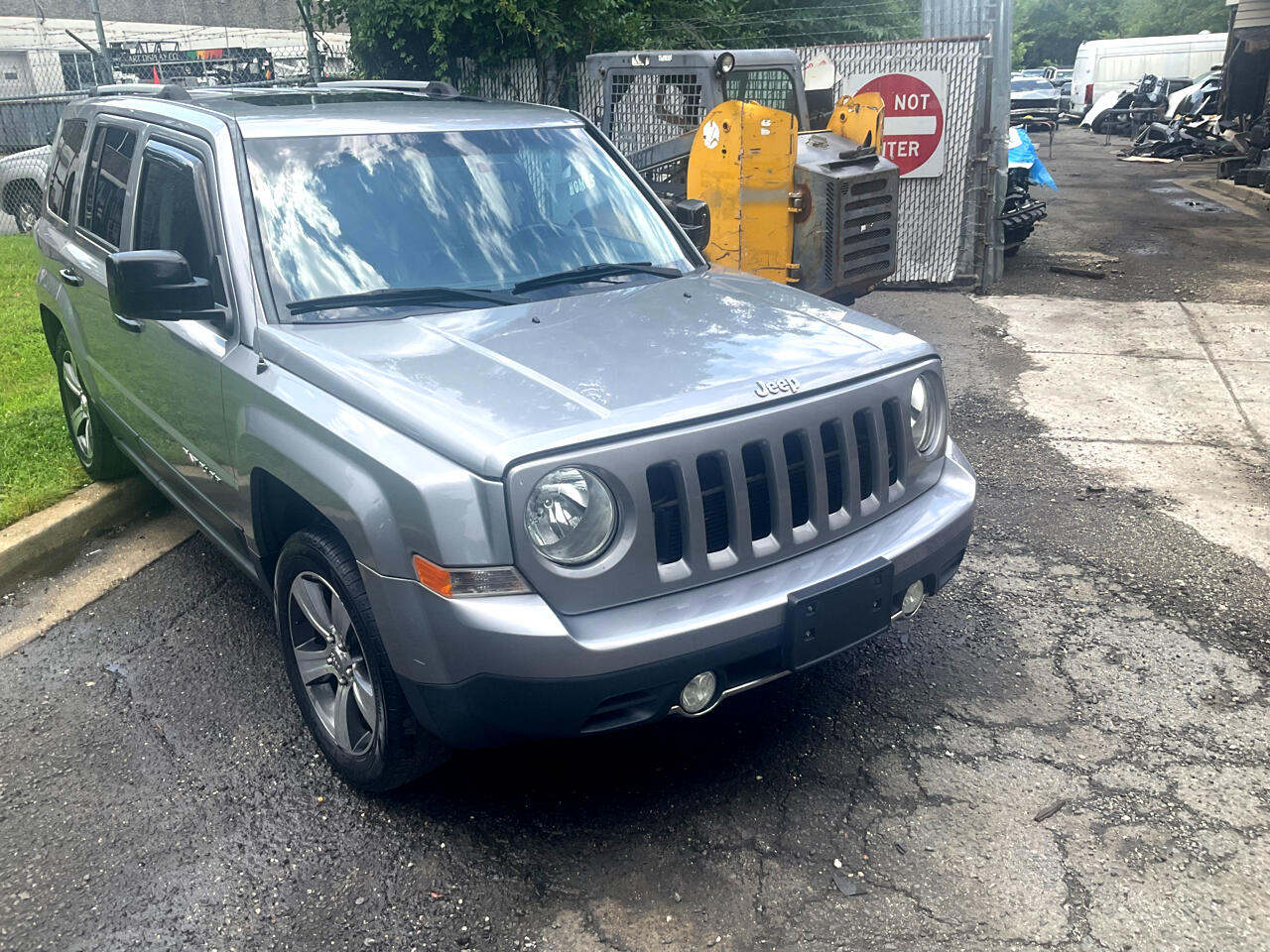 Jeep Patriot FWD 4dr High Altitude Edition 2016 Jeep Patriot FWD 4dr High Altitude Edition 2016