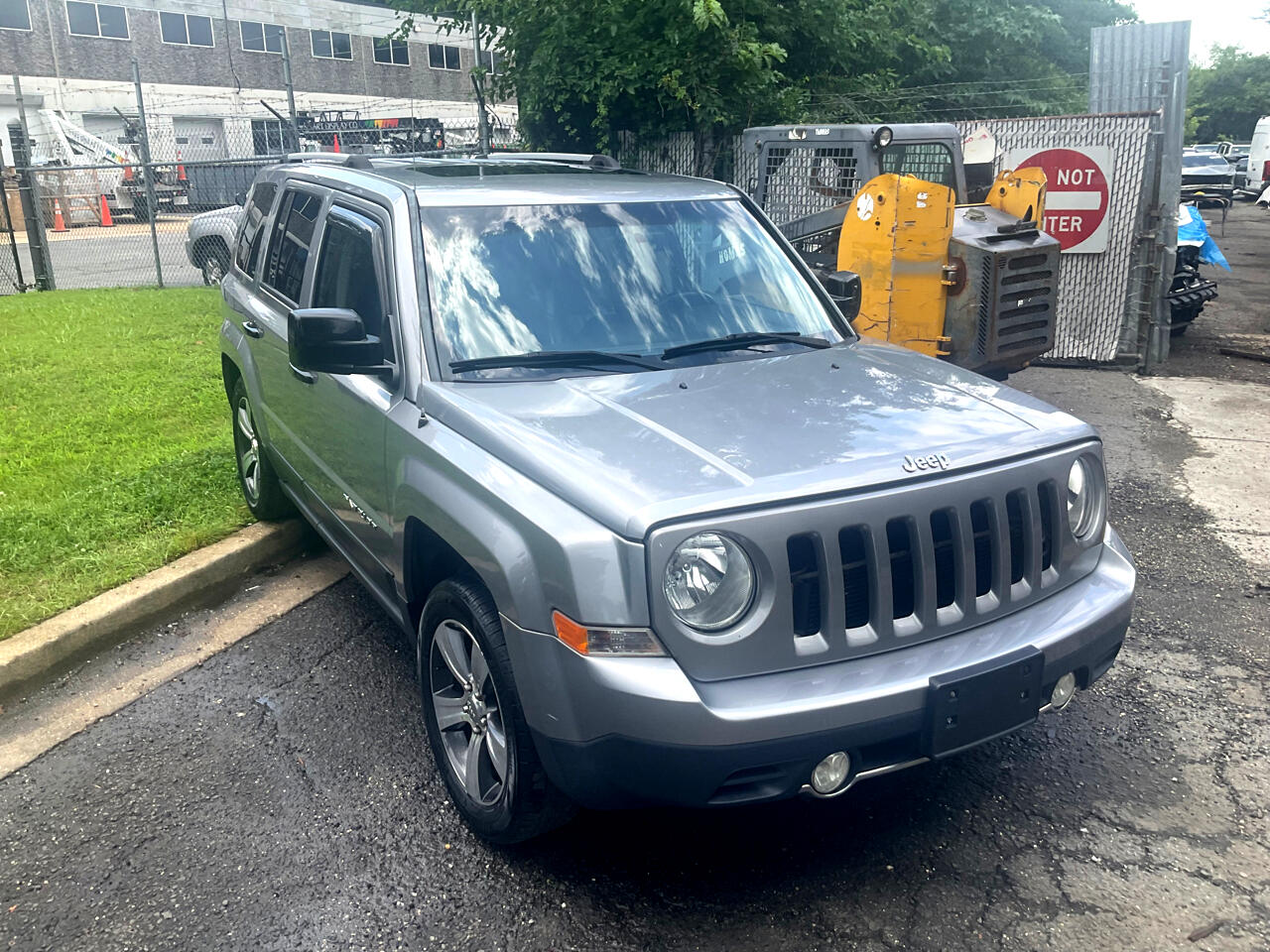 Jeep Patriot FWD 4dr High Altitude Edition 2016 Jeep Patriot FWD 4dr High Altitude Edition 2016