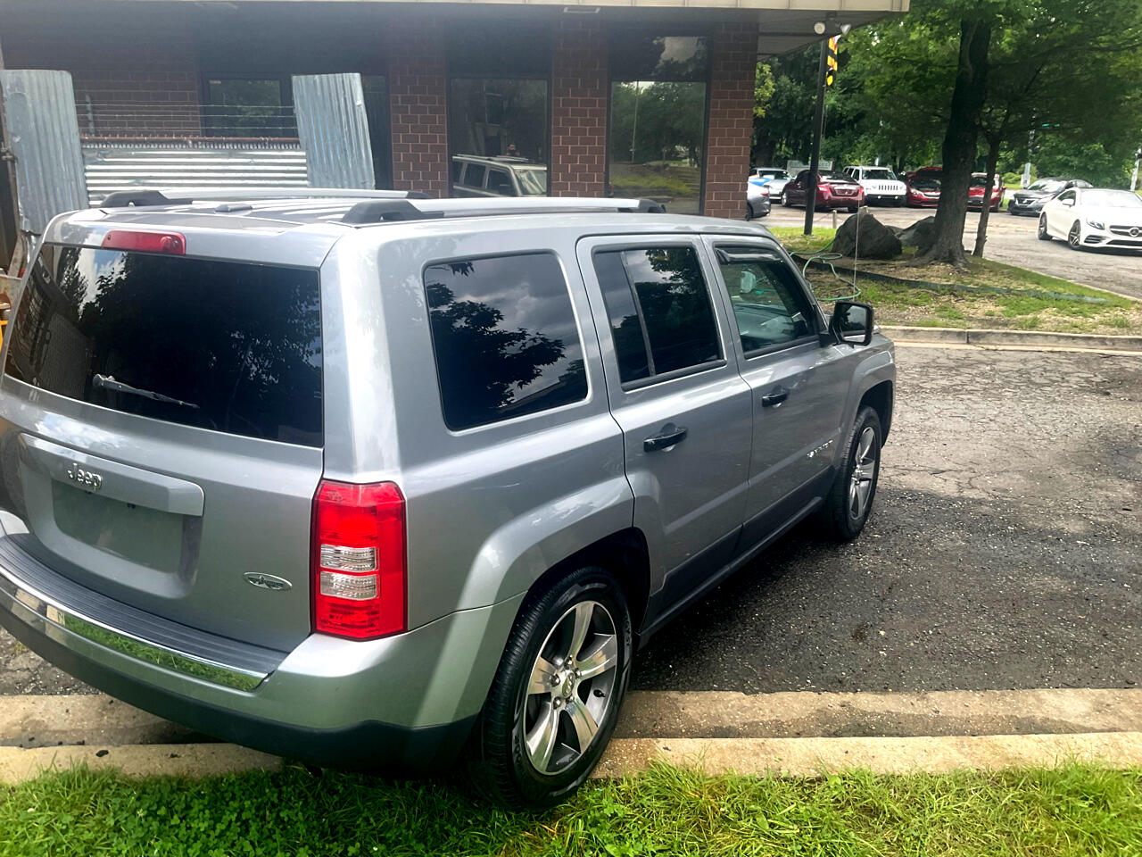Jeep Patriot FWD 4dr High Altitude Edition 2016 Jeep Patriot FWD 4dr High Altitude Edition 2016