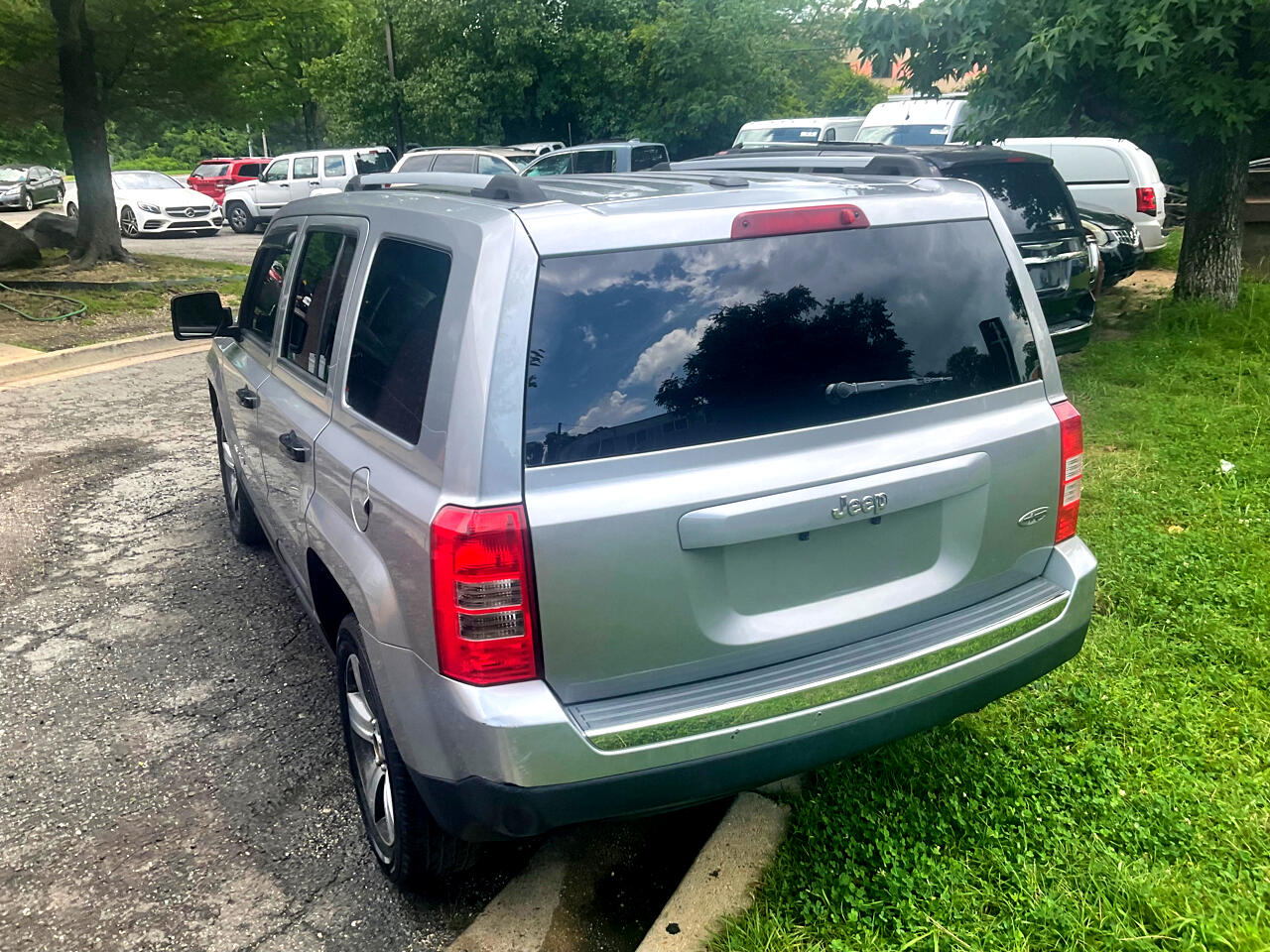 Jeep Patriot FWD 4dr High Altitude Edition 2016 Jeep Patriot FWD 4dr High Altitude Edition 2016