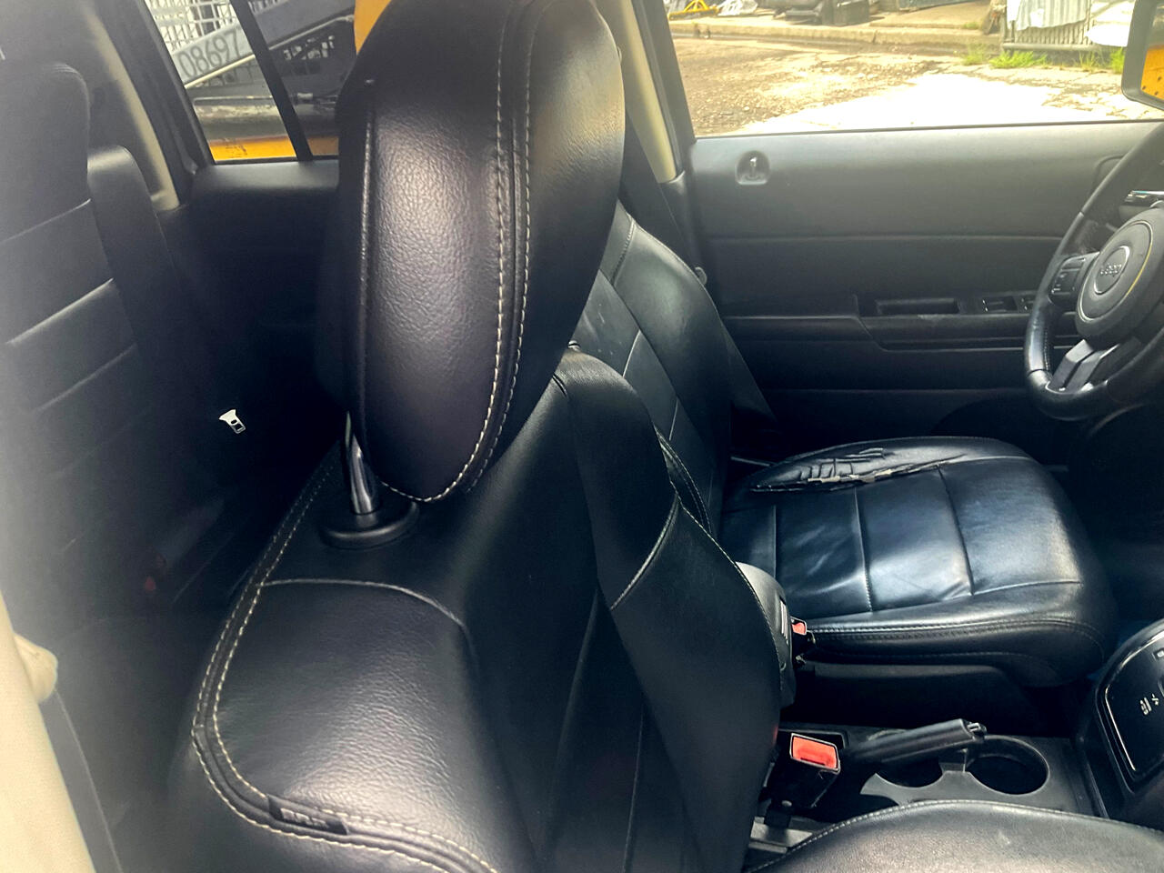 Jeep Patriot FWD 4dr High Altitude Edition 2016 Jeep Patriot FWD 4dr High Altitude Edition 2016