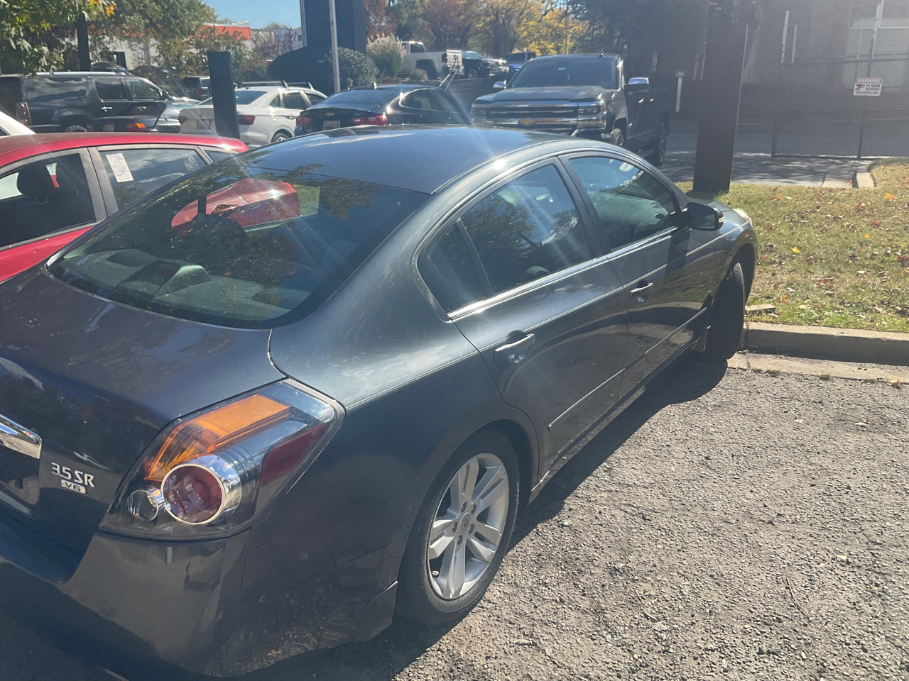 Nissan Altima 4dr Sdn V6 CVT 3.5 SR 2011 Nissan Altima 4dr Sdn V6 CVT 3.5 SR 2011