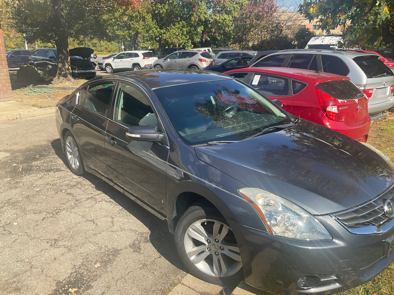 Nissan Altima 4dr Sdn V6 CVT 3.5 SR 2011 Nissan Altima 4dr Sdn V6 CVT 3.5 SR 2011