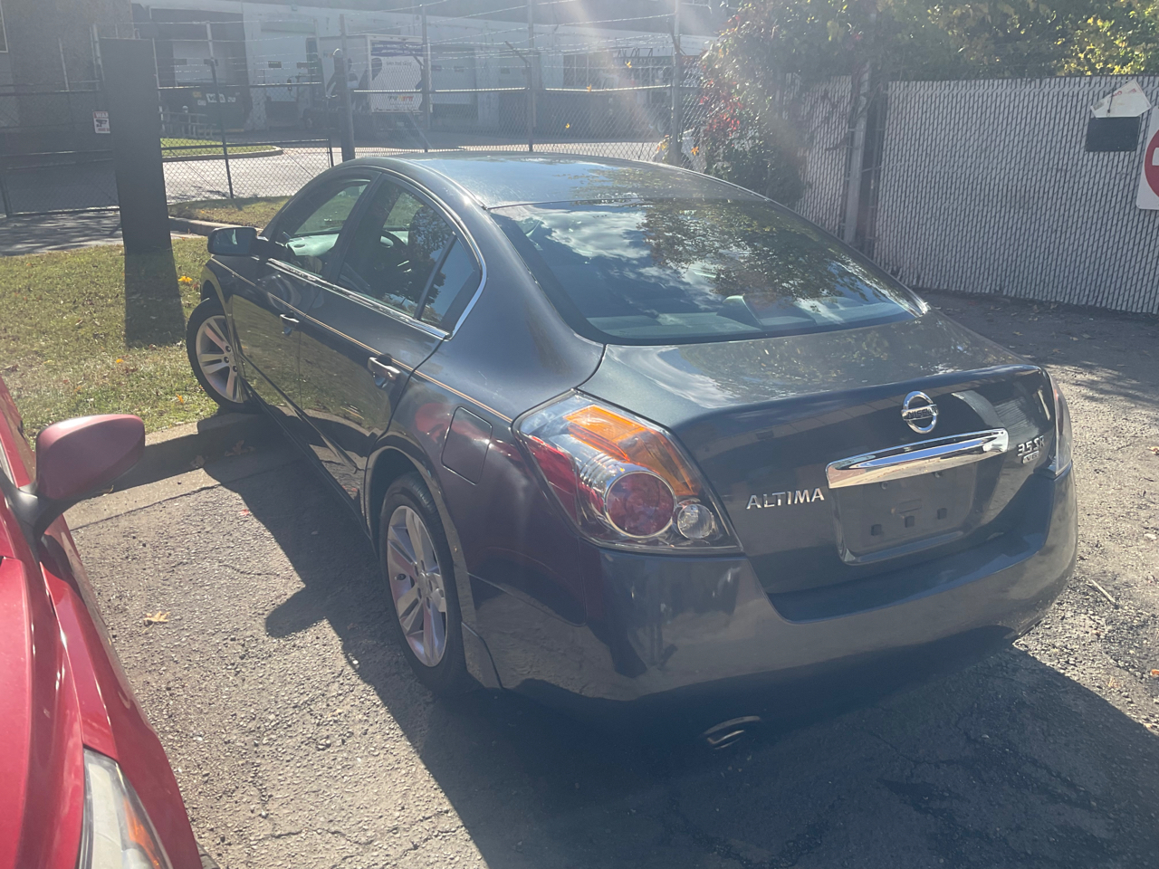 Nissan Altima 4dr Sdn V6 CVT 3.5 SR 2011 Nissan Altima 4dr Sdn V6 CVT 3.5 SR 2011