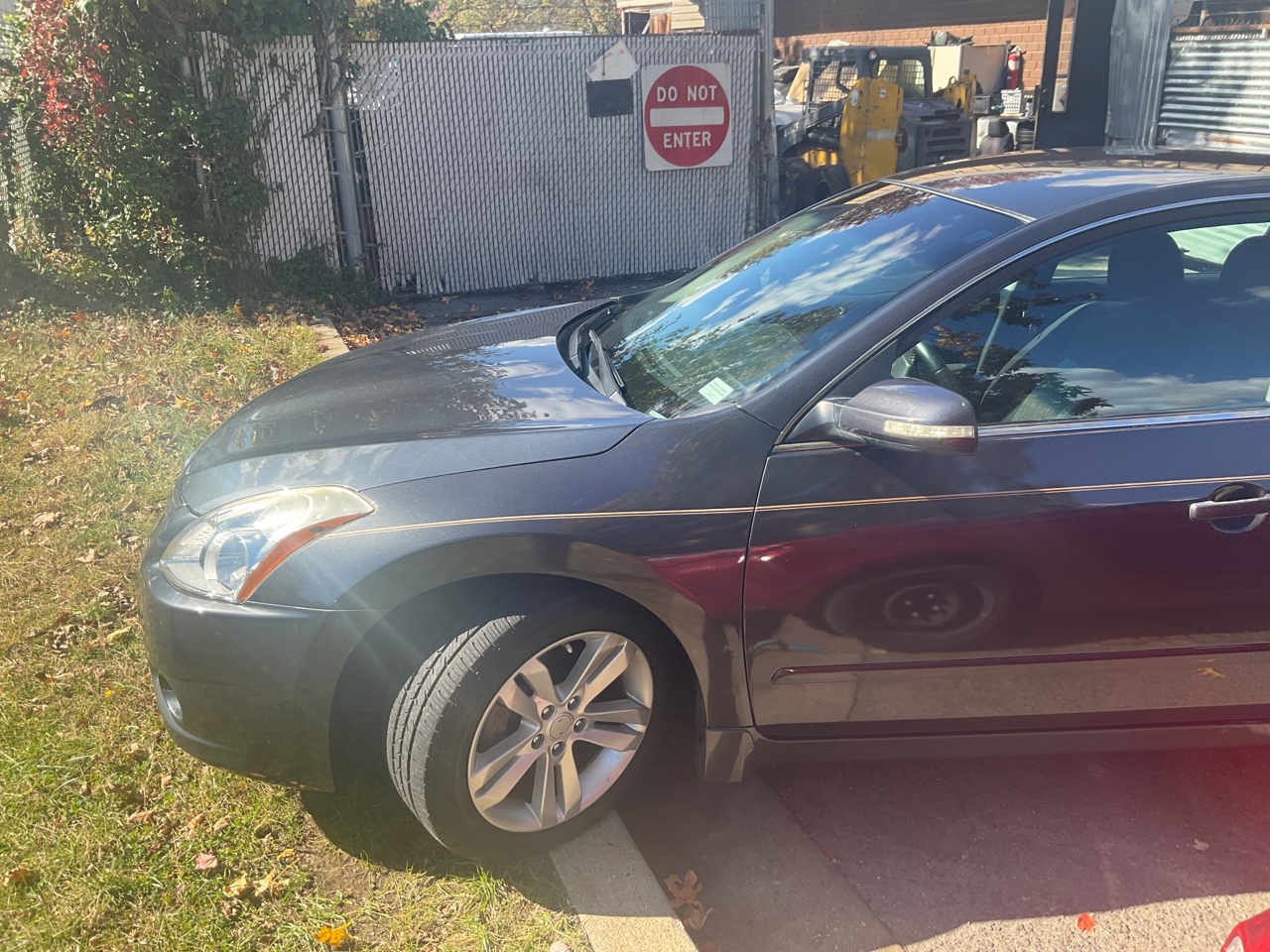 Nissan Altima 4dr Sdn V6 CVT 3.5 SR 2011 Nissan Altima 4dr Sdn V6 CVT 3.5 SR 2011