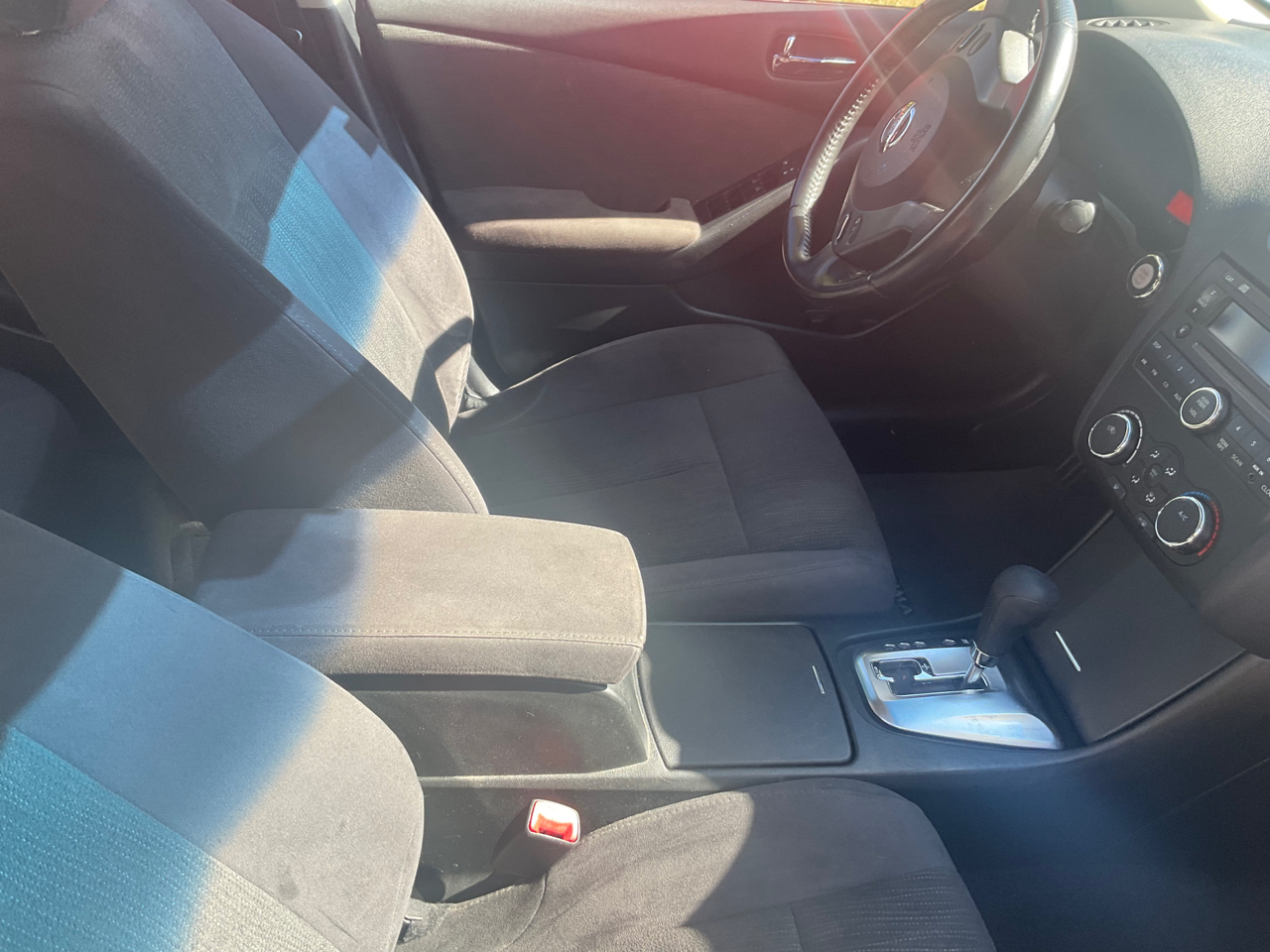 Nissan Altima 4dr Sdn V6 CVT 3.5 SR 2011 Nissan Altima 4dr Sdn V6 CVT 3.5 SR 2011