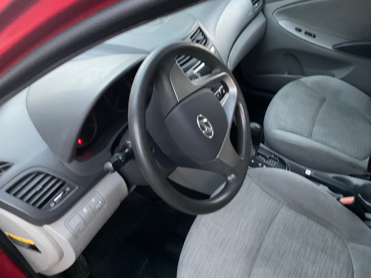 Hyundai Accent 4dr Sdn Auto SE 2016 Hyundai Accent 4dr Sdn Auto SE 2016