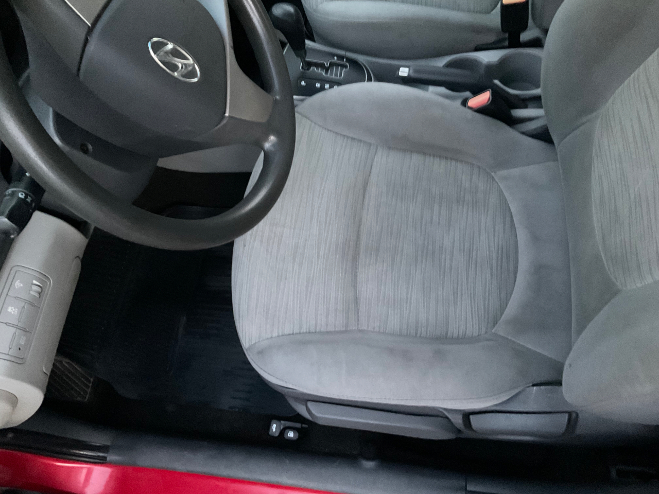 Hyundai Accent 4dr Sdn Auto SE 2016 Hyundai Accent 4dr Sdn Auto SE 2016