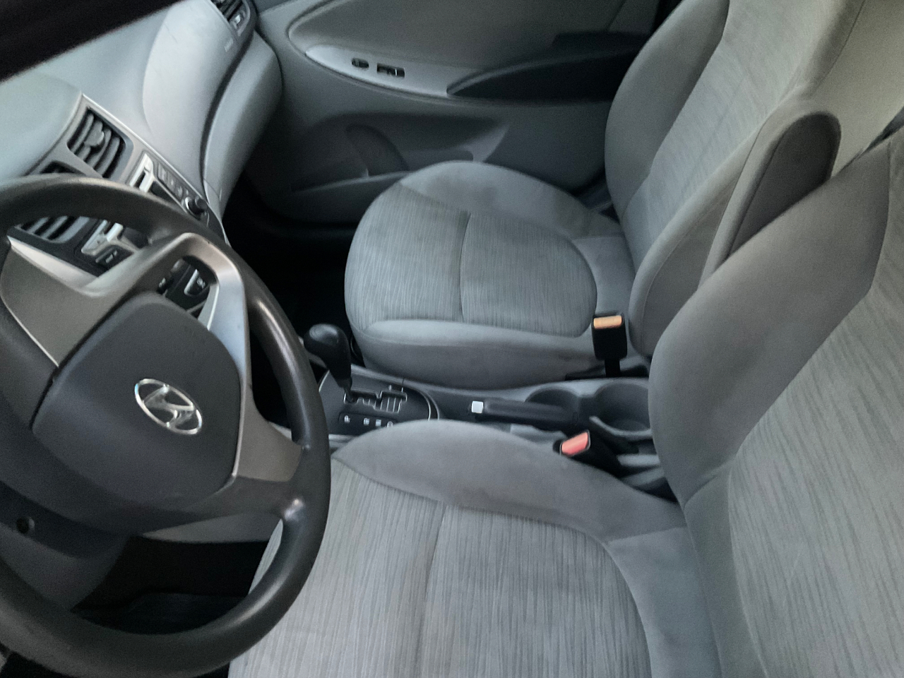 Hyundai Accent 4dr Sdn Auto SE 2016 Hyundai Accent 4dr Sdn Auto SE 2016