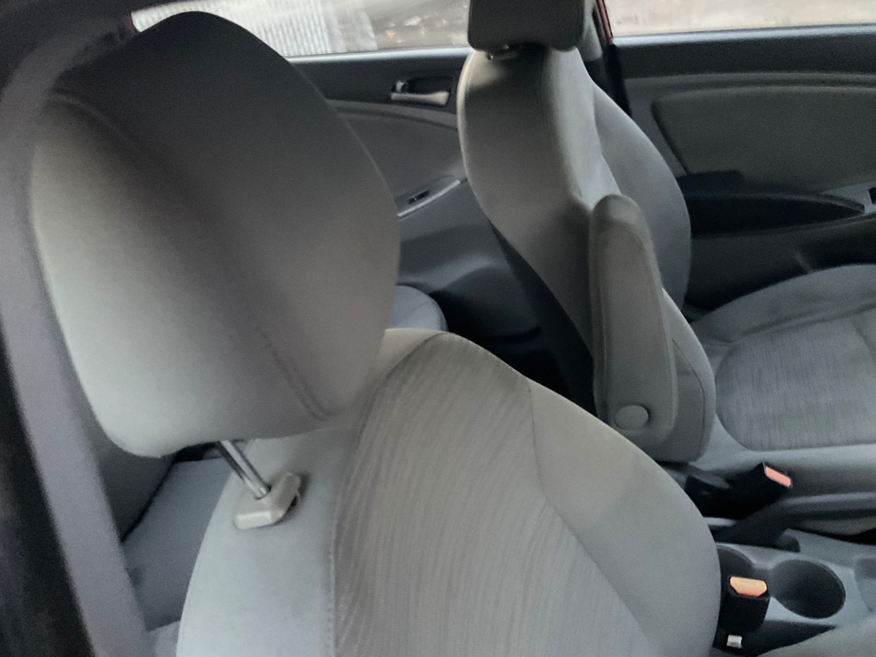 Hyundai Accent 4dr Sdn Auto SE 2016 Hyundai Accent 4dr Sdn Auto SE 2016