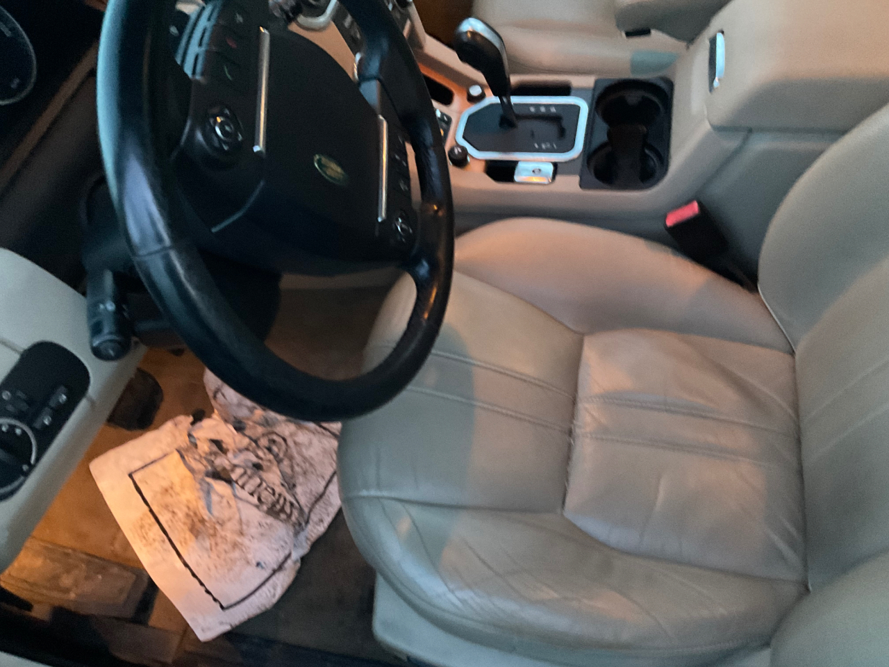 Land Rover LR4 4WD 4dr V8 HSE 2010