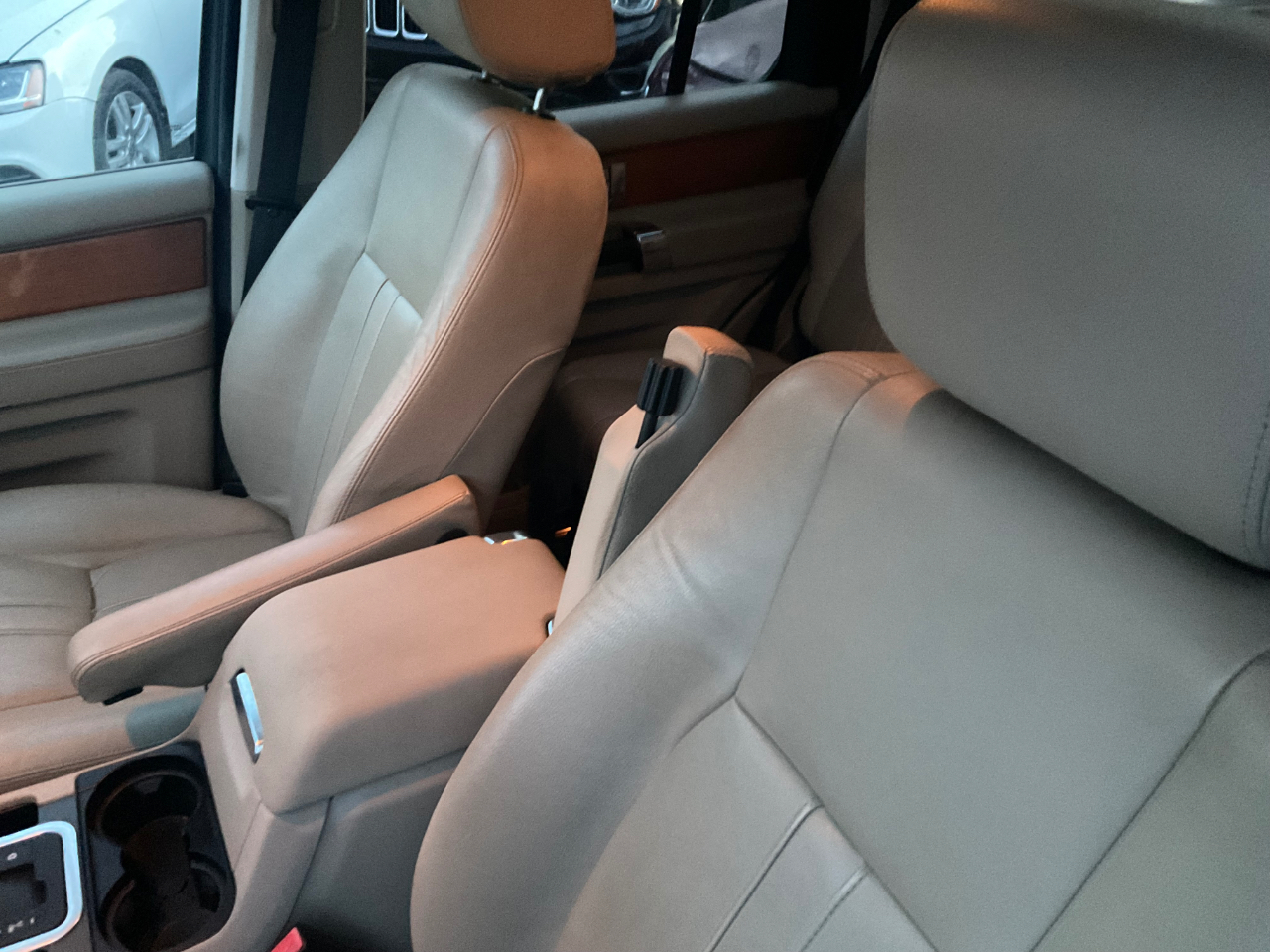 Land Rover LR4 4WD 4dr V8 HSE 2010