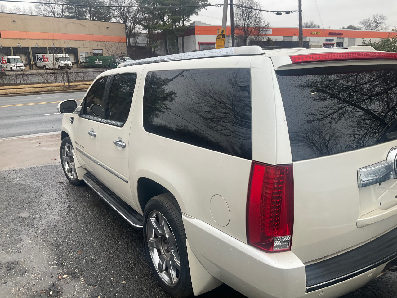 Cadillac Escalade ESV AWD 4dr 2008
