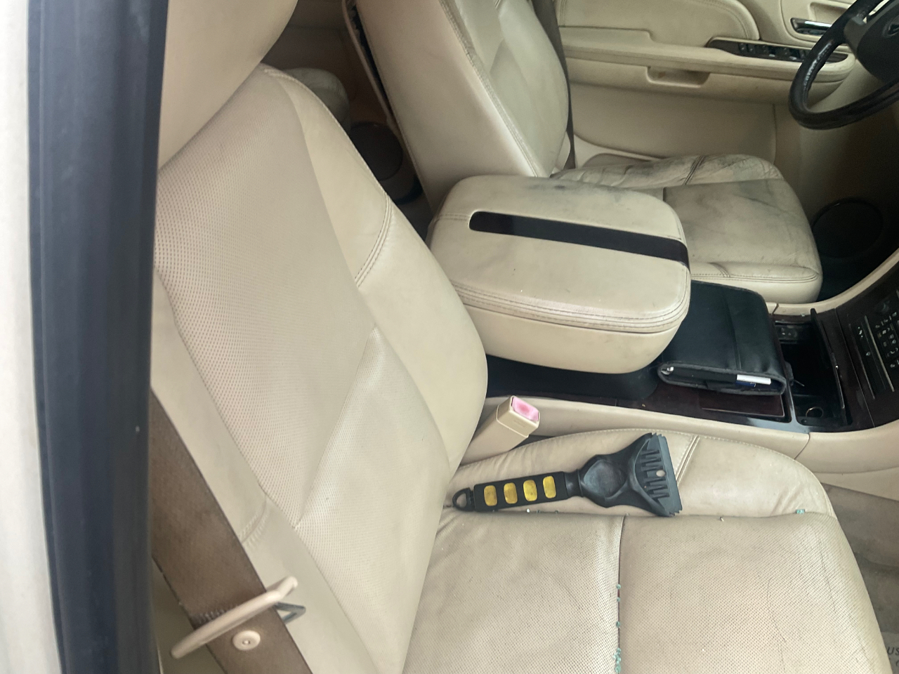 Cadillac Escalade ESV AWD 4dr 2008