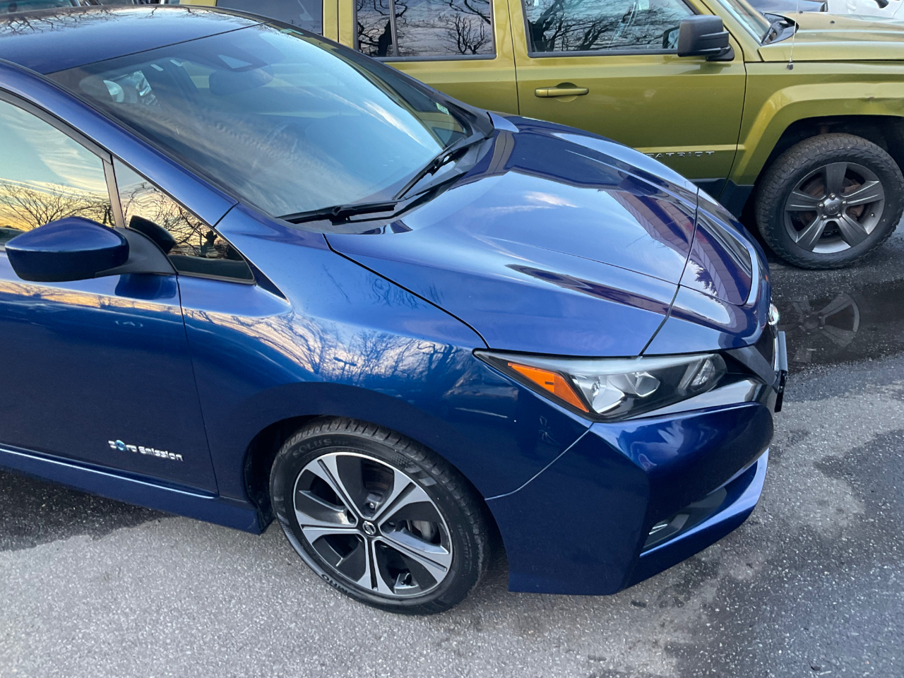 Nissan Leaf SV Hatchback 2019
