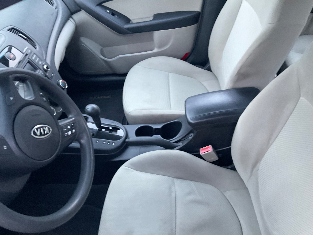 Kia Forte 4dr Sdn Auto EX 2010