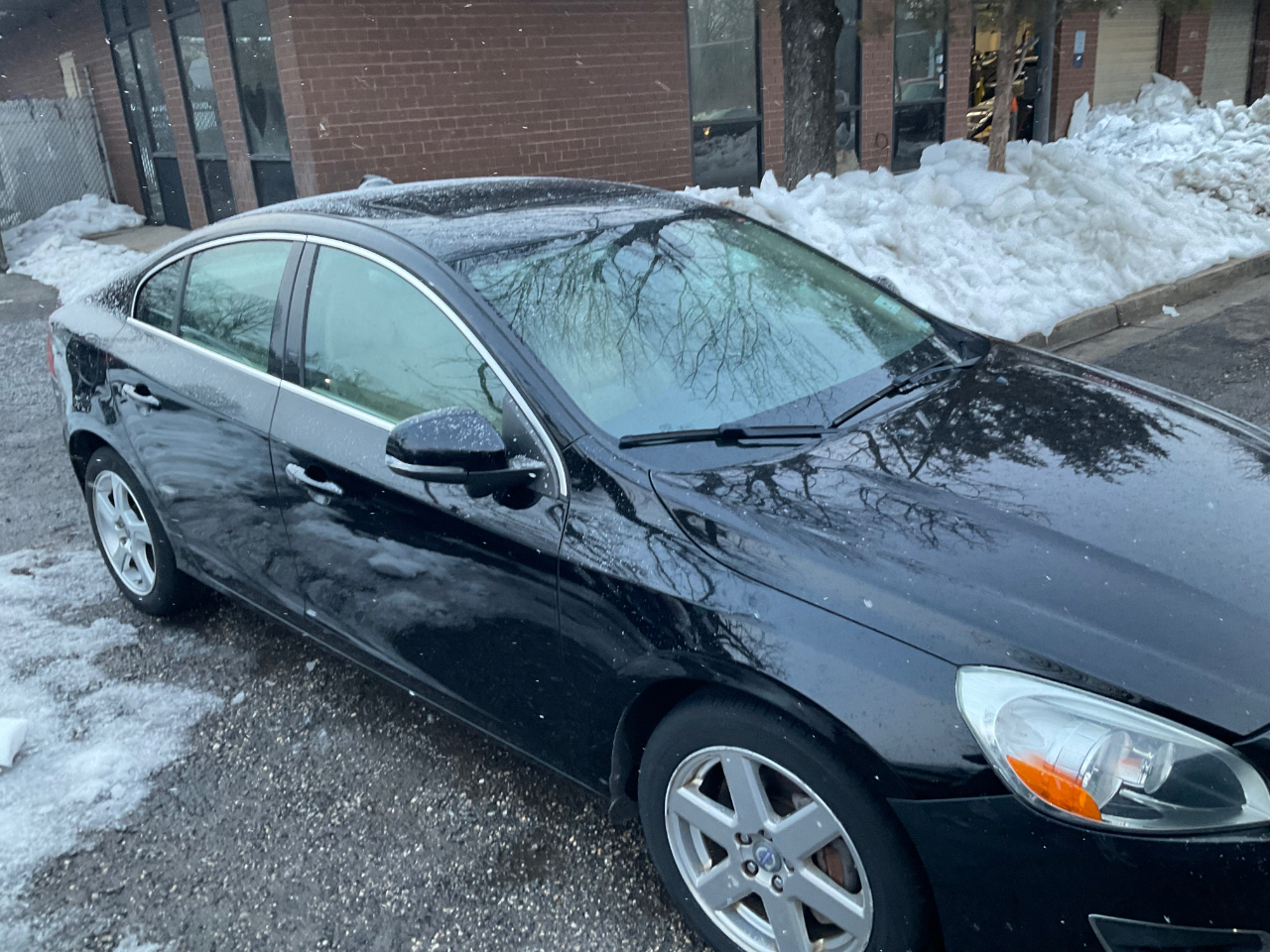 Volvo S60 4dr Sdn T5 AWD 2013